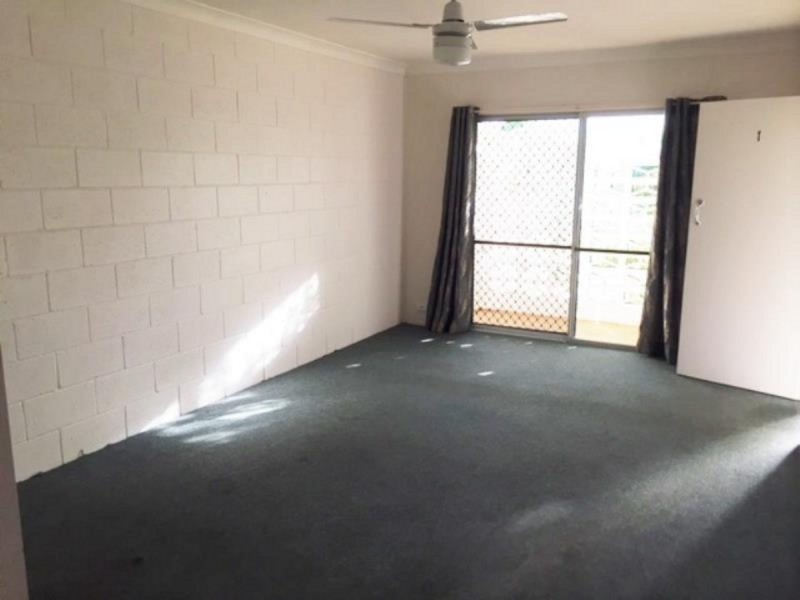 1/218 Horton Street, Koongal QLD 4701